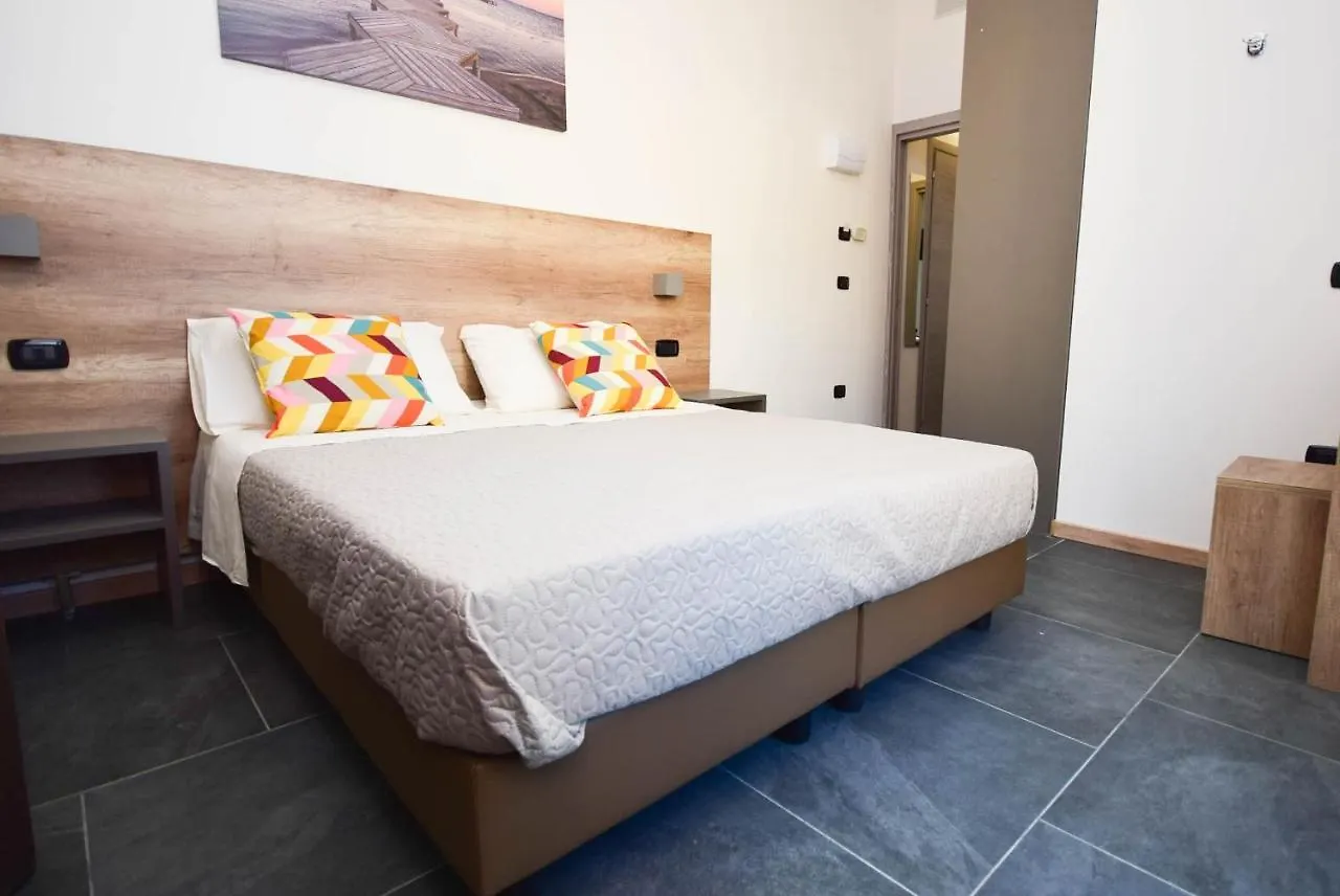 Hotel Crisvan Rimini 3*,